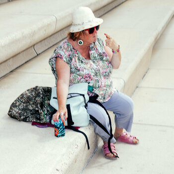 Woman-on-Stairs_8035.jpg