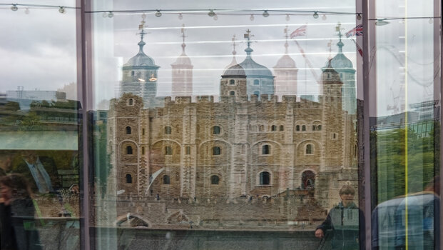 London_Tower_Spiegelung_DxO.jpg
