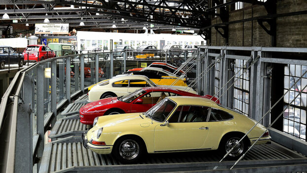 Porsche 911 (2).JPG
