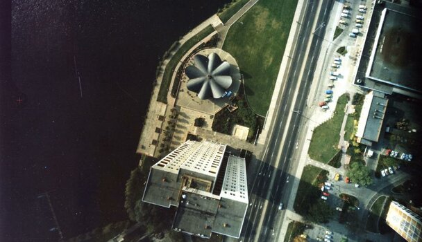 Blick auf die Seerose, 1987 © LHP-FB Stadtplanung-DOK Stadtentwicklung, Foto Interflug (Ausschnitt)