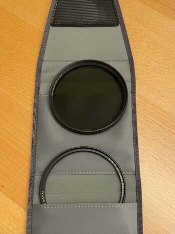 B+W Polfilter und Clear MRC 77 mm mit Einschubtasche