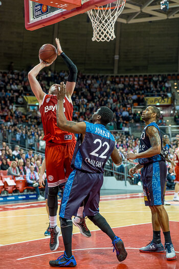 D80_3790_fcb-basketball.jpg