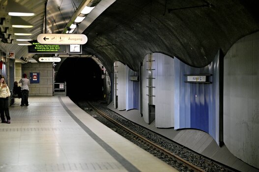 Meike-07.jpg