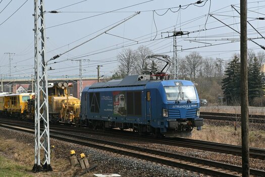20250325_19_248044_D-NRAIL_Triangula_Bauzug_web.jpg