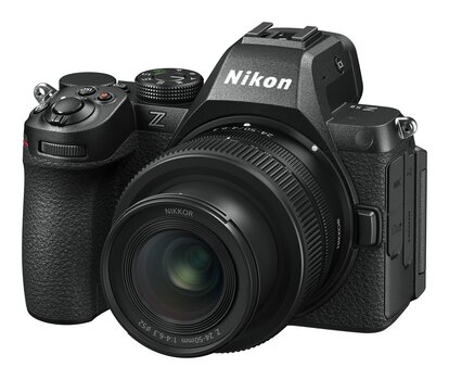 k_Z5II_Z24-50_4-6.3_front34l.jpg