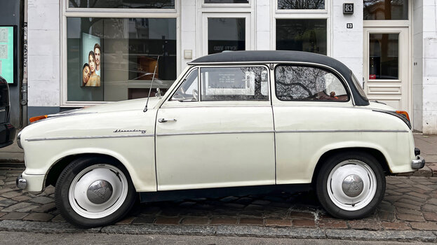 Lloyd-Alexander-TS-Cabrio-(1).jpg