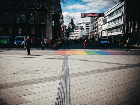 H290325-6.jpg