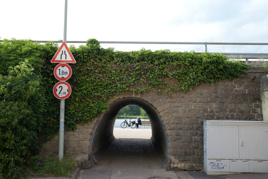 radtunnel2.JPG
