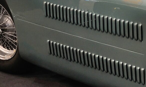 ar-549-02.jpg