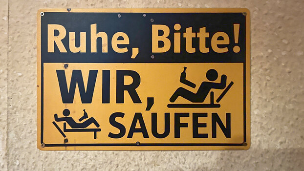 Schild_Saufen_2025_DxO.jpg