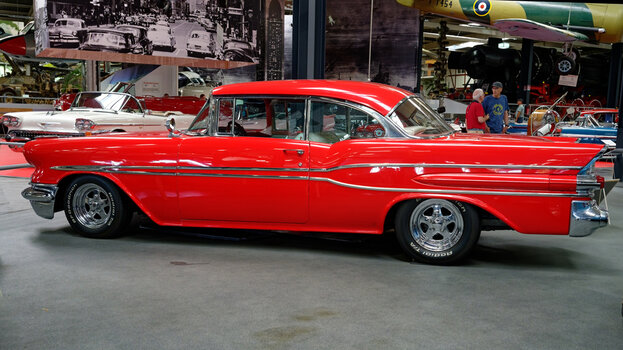 Pontiac-Chieftain-(2)_2025_DxO.jpg