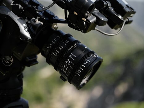 k_030_Sigma_AF CINE_28-45mm_T2.0_In-Use.jpg