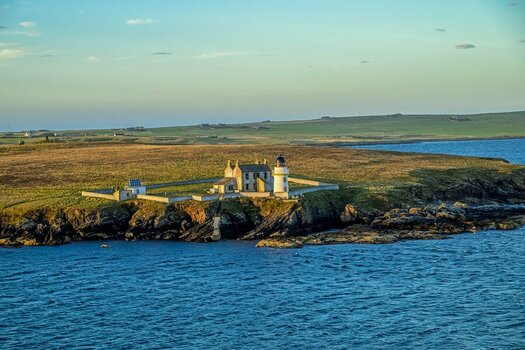 Helliar  Holm Lighthouse.jpg