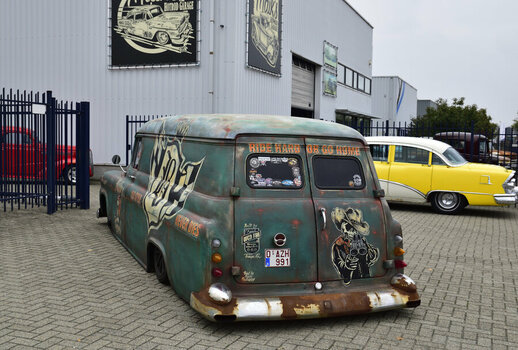 Chevrolet Panel Rat Van 1959 (5).JPG