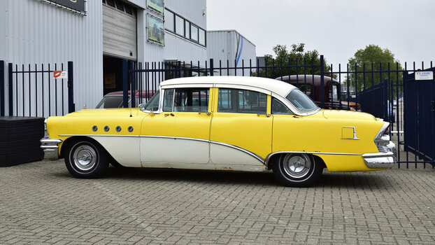 Buick Special Roadmaster 1955 (6).JPG