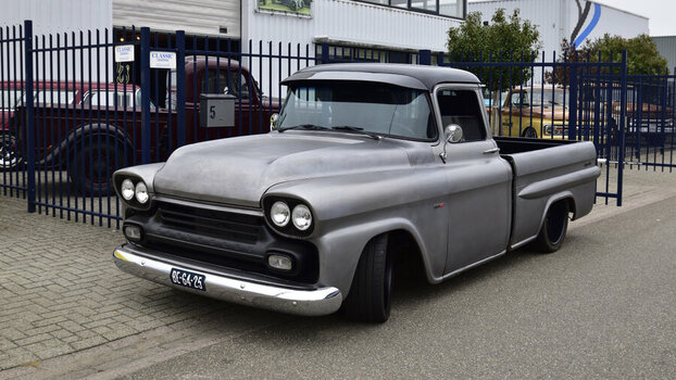 Chevrolet Apache Shortbed Fleetside  (2).JPG