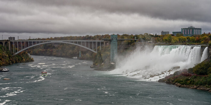 Rainbow-Bridge_Niagara-Falls-(2)_2025_DxO.jpg