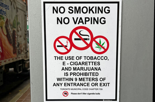 Toronto_no-smoking_2025_DxO.jpg Toronto_no-smoking_2025_DxO.jpg