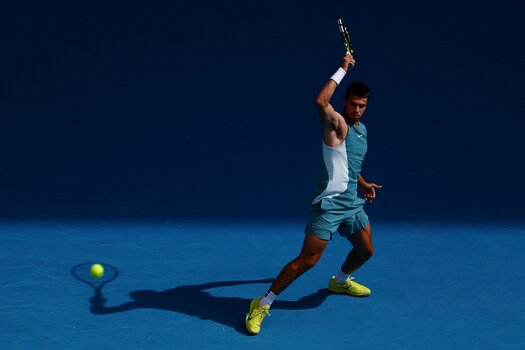 k_Edgar Su - Tennis - Carlos' Shadow Hits A Ball.jpg