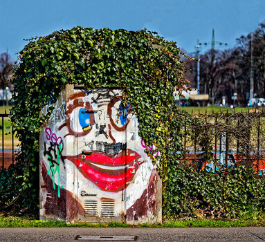 Graffiti-Häuschen.jpg