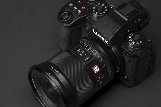 k_Viltrox_AF16_F18_02.jpg
