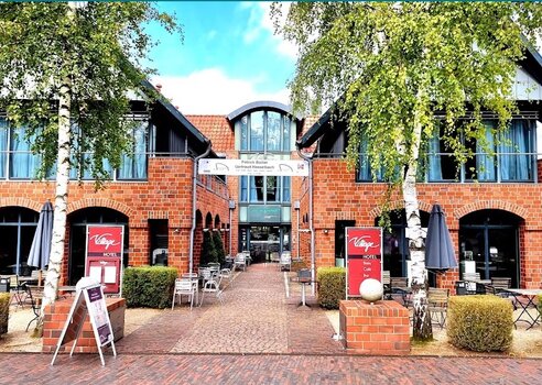 Bistro Village.jpg Bistro Village.jpg