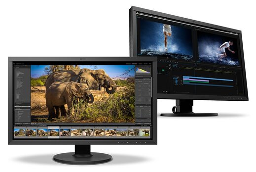 Zwei EIZO ColorEdge Grafikmonitore auf weißem Hintergrund. Der vordere zeigt Adobe Lightroom mit einem Elefantenfoto, der hintere eine Videobearbeitungs-Software. Sie stehen für professionelle Fotografie und Videoschnitt.