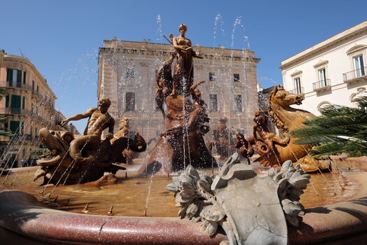 Brunnen-Ortygia_DSF8569.jpg