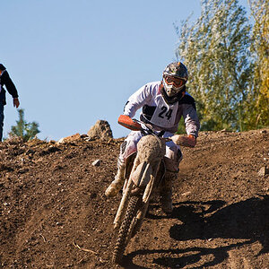 Motocross 01 1
in einer Sandgrube in Karlstetten, Niederösterreich
Bergabfahrt