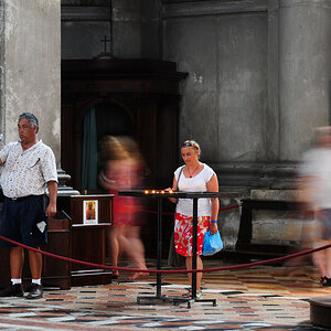 Santa Maria della Salute Motion
Die Lieblingskirche meiner Frau in Venedig, stillstehend im roten Kleid zu sehen.
Mit Stativ und längerer Belichtungsz