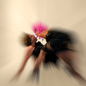TimeWarp2
Composition für ein Fotobuch einer Freundin das ich gestaltet habe. An diesem Projekt haben knapp 60 Personen (Erwachsene und Kinder) teilge