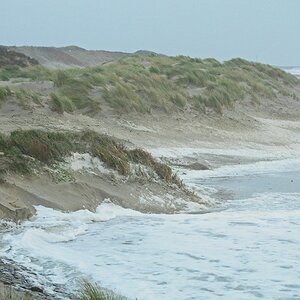 Borkum: Der Blanke Hans greift die Außendünen am Südstrand an (MHX 6419TWKUSMx)