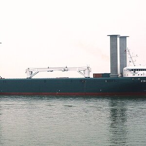 Auf der Ems zw Borkum und Eemshaven: 
E-Ship 1, Prototyp von Enercon mit modernem 'Segelantrieb' (rotierende Zylinder) MHX 6980AKFTUSMx