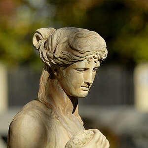 Statue 1