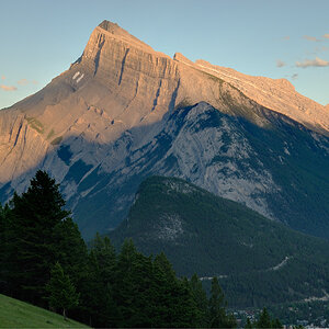 DSC8510 1 fused NF-F (HDRI)
Rundle Mountaion von der Mt. Norquay Road
Banff