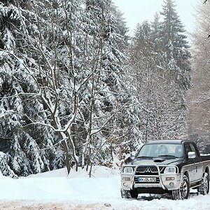 DSC 0433 Auto und Schnee a