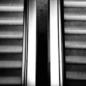 cmp D70 0063 Rolltreppe sw