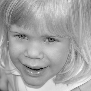 Lisa Nikon D90 ISO200 105mm f/5,6 1/160