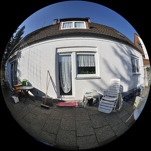Mit dem neuen DX-Fisheye (3-Linser-Vorsatz am MF DX 18/3.5G ED) an D80