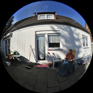 Mit dem neuen FX-Fisheye
(5-Linser-Vorsatz am MF 28/3.5 AI)