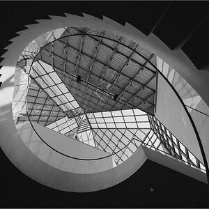 cR Mudam 38
