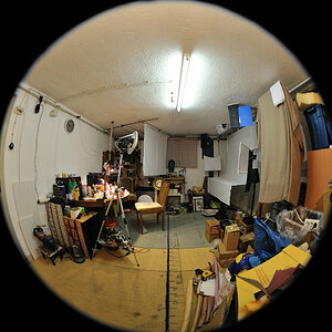 Mit dem nochmals überarbeiteten FX-Fisheye 8mm f/3.5 AI bei f/5,6!