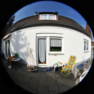 Mit dem neuen FX-Fisheye (5-Linser-Vorsatz am MF 28/3.5 AI) an D700
