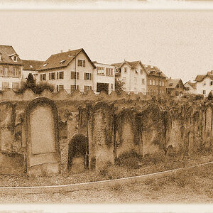 Friedhofsmauer