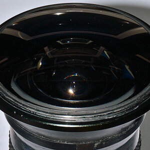 Frontlinse meines selbstgebauten MF 5mm f/3.5 DX zirkularen Fisheyes.