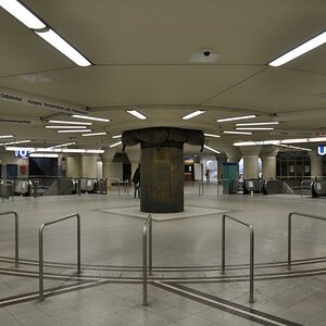 U-Bahnstation- Bockenheimer Warte
