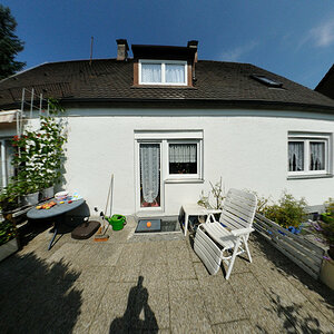 Mit dem alten DX-Fisheye (3-Linser-Vorsatz am MF DX 18/3.5G ED) an D300s
"Entzerrt" als Superweitwinkelaufnahme