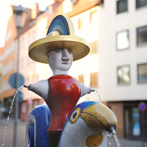 Brunnenfigur 
vor dem Spielzeugmuseum 
Nürnberg