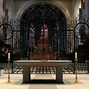 DSC 1933 Altar  Forum