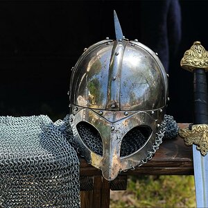 helm mit schwert 2W